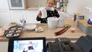 Domowy Dom Kultury z ROK Zator RABARBAR POD BEZĄ